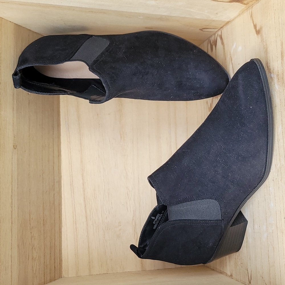 Insolia Women's Black Ankle Boots